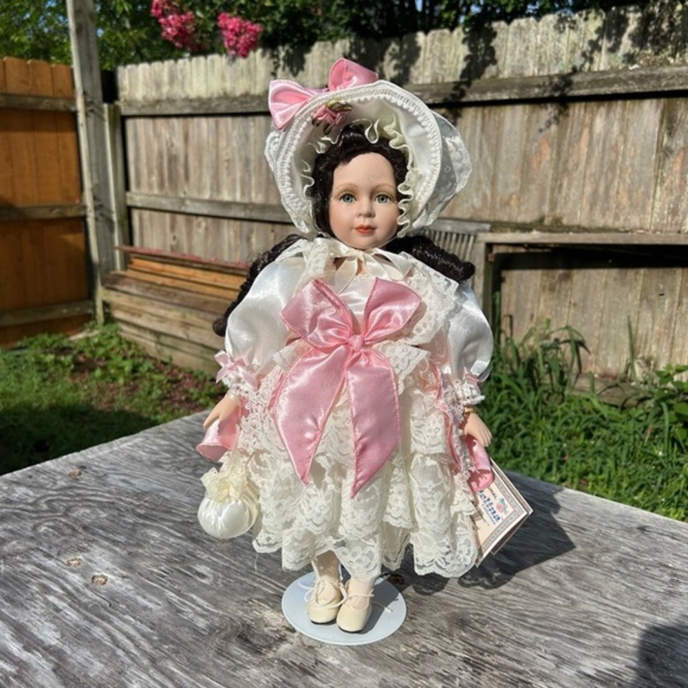 Angelina 2000 collector’s edition doll by timeless‎ treasures